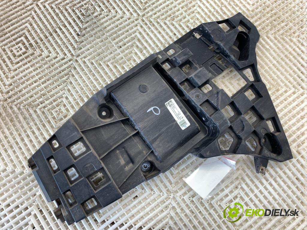 BMW G05 SUV 2020 294 kW xDrive M 50 d 2993 Úchyt nárazníka pravy zad 8069248