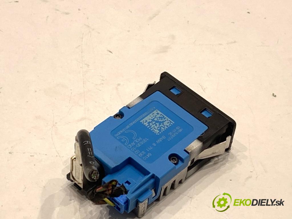 BMW G05 SUV 2020 294 kW xDrive M 50 d 2993 HNÍZDO: USB 8711939