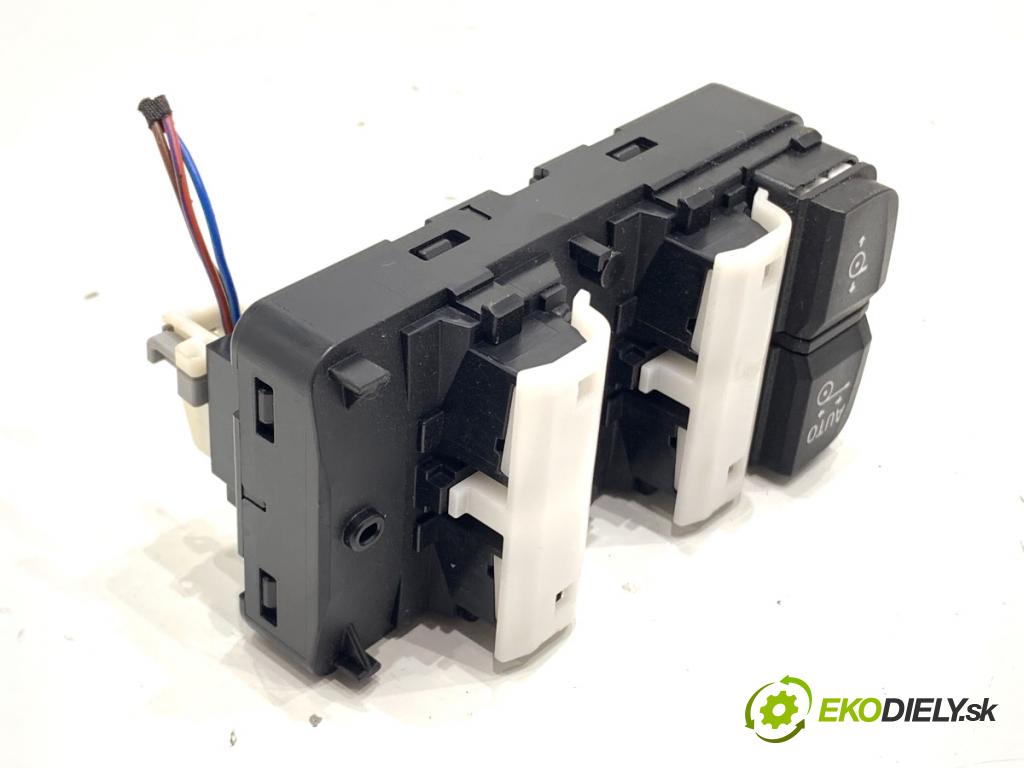 BMW G05 SUV 2020 294 kW xDrive M 50 d 2993 Panel Prepínač rolety kufra 9439876