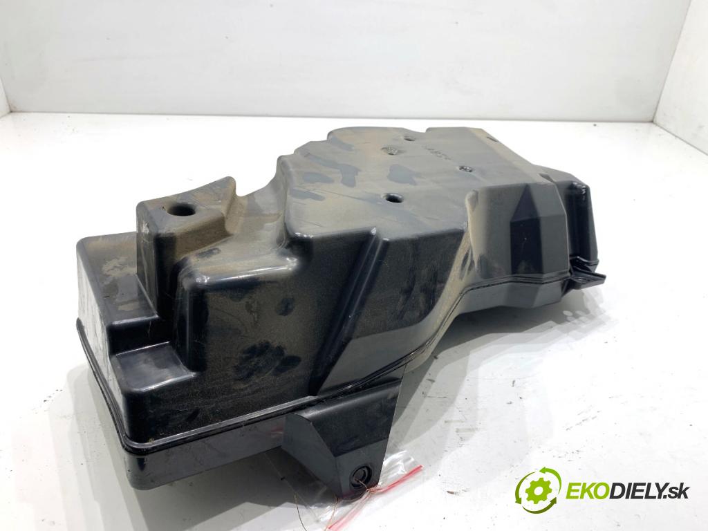 AUDI A3 8P liftback 2006 100 kW 2.0 TDI 1968 subwoofer 8P4035382 (Audio zariadenie)