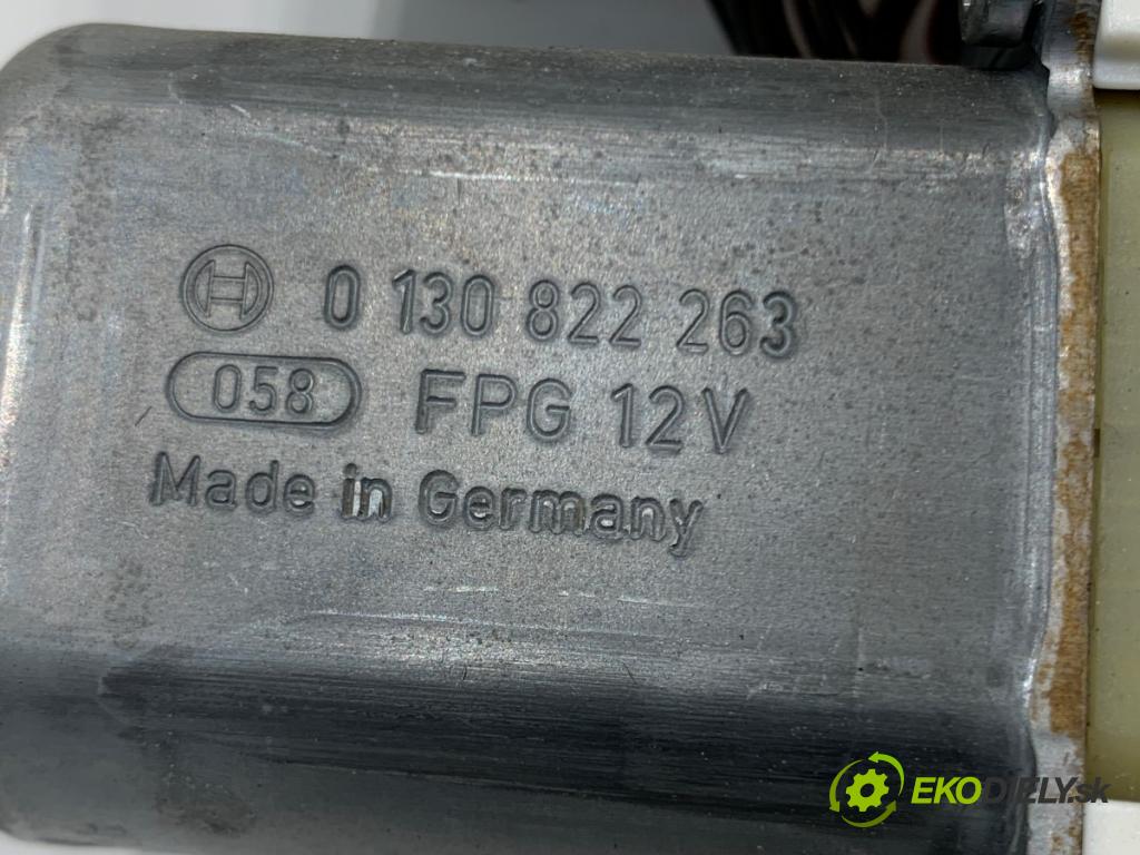 AUDI A3 8P liftback 2006 100 kW 2.0 TDI 1968 Motor sťahovania okna ľavy zad 8P4959801D