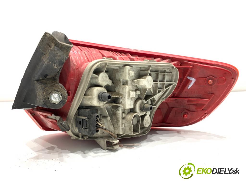 AUDI A3 8P liftback 2006 100 kW 2.0 TDI 1968 Svetlo ľavy zad 8P4945095C