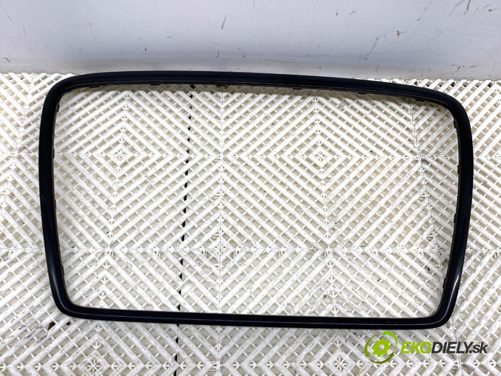 AUDI A3 8P liftback 2006 100 kW 2.0 TDI 1968 Rámček Mriežka maska 