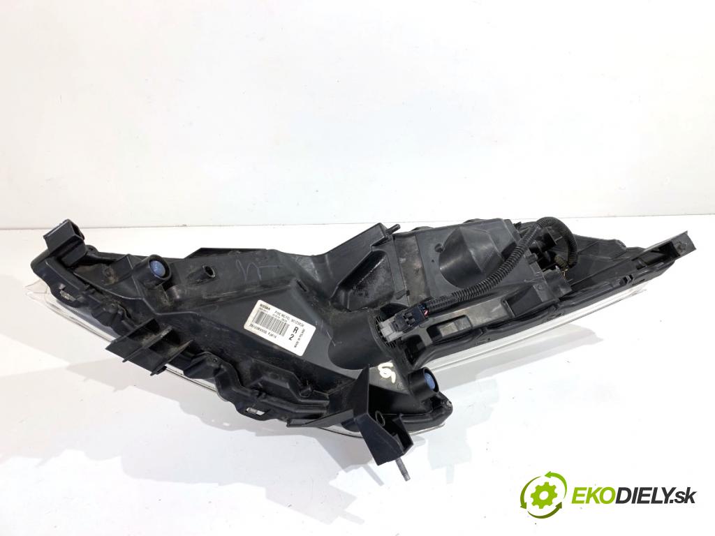 NISSAN JUKE F15 SUV 2017 86 kW 1.6 1598 Svetlomet pravy predný 26120BV80D