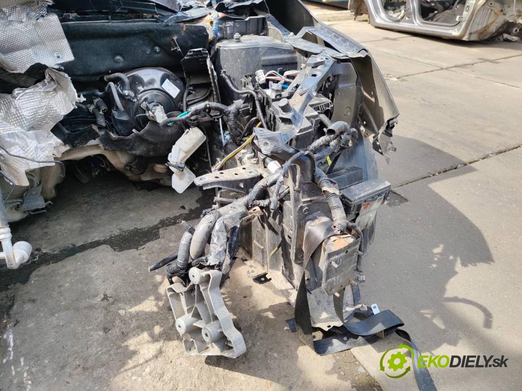 NISSAN QASHQAI J11 SUV 2016 120 kW 1.6 DIG-T 1618 karoséria ČTVRŤÁK: Blatník prah strecha PODŁUŻNICA