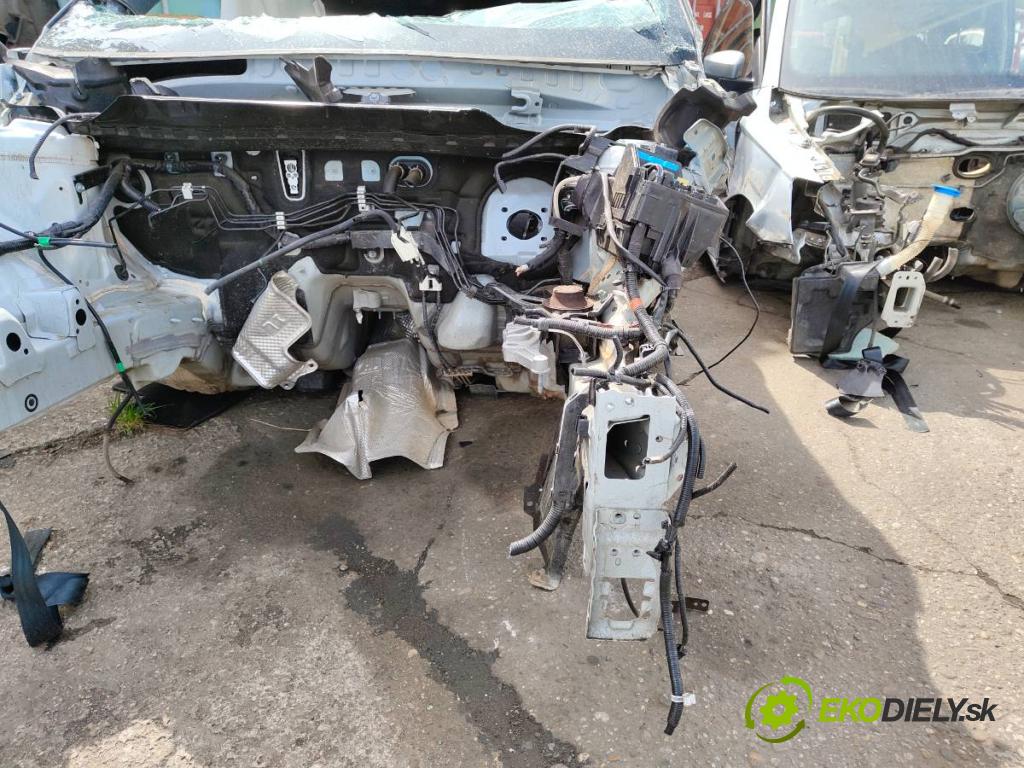 TOYOTA YARIS IV SUV 2021 92 kW 1.5 (MXPB10) 1490 karoséria ČTVRŤÁK: Blatník prah strecha PODŁUŻNICA