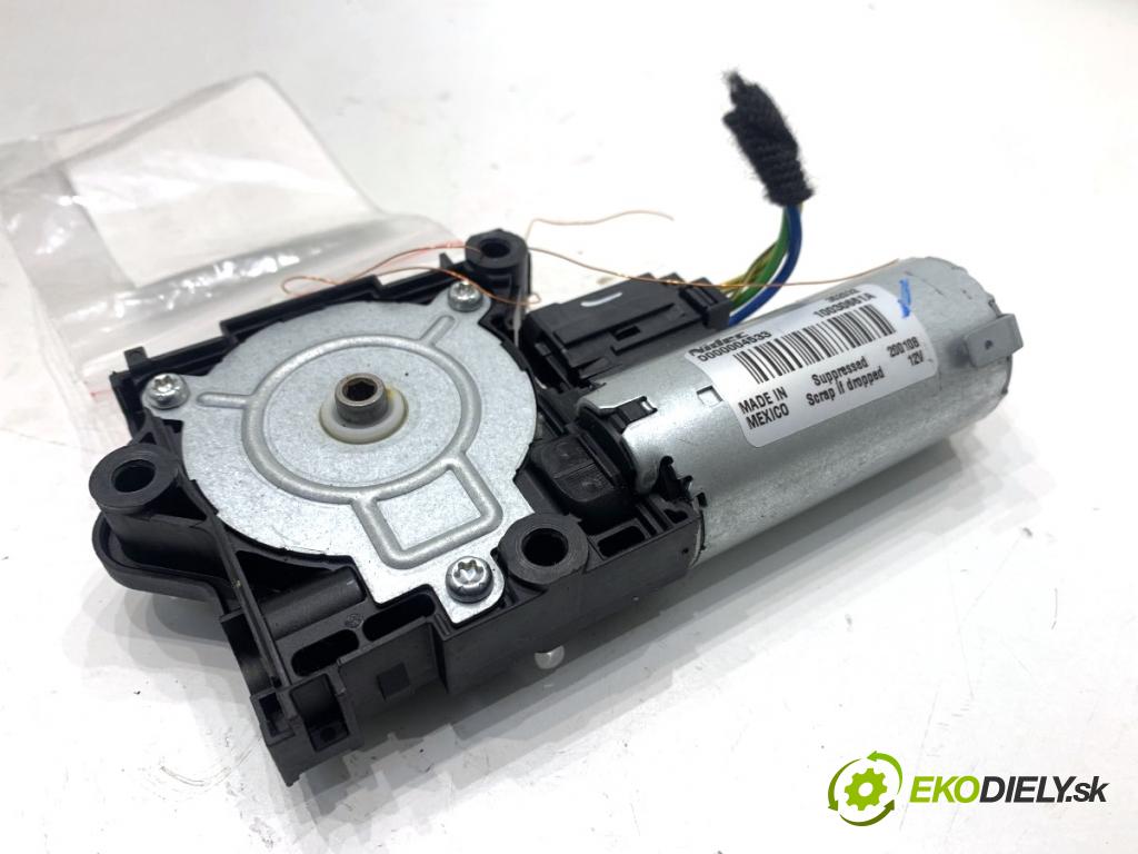 BMW G05 SUV 2020 294 kW xDrive M 50 d 2993 Motor strešného okna 10030661A