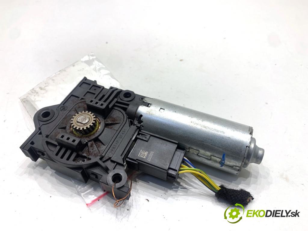 BMW G05 SUV 2020 294 kW xDrive M 50 d 2993 Motor strešného okna 10041604A