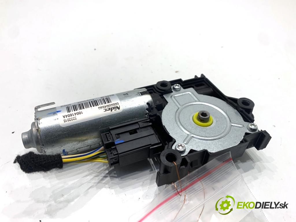 BMW G05 SUV 2020 294 kW xDrive M 50 d 2993 Motor strešného okna 10041604A