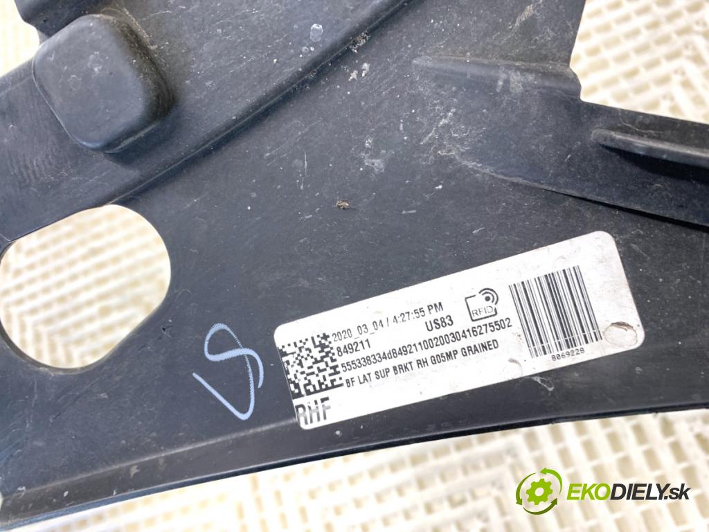 BMW G05 SUV 2020 294 kW xDrive M 50 d 2993 Úchyt nárazníka pravy predný 8069228