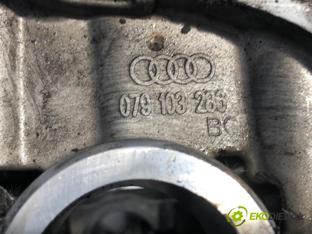 AUDI R8 I coupe 2013 316 kW 4.2 FSI quattro 4163 Hlava valcov pravy 079103286BC