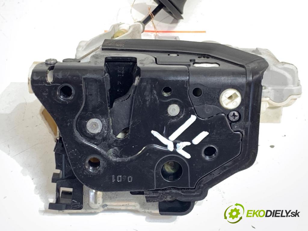AUDI A6 C7 Kombi 2013 130 kW 2.0 TDI 1968 zámok Dvere pravy zad 4G0839016