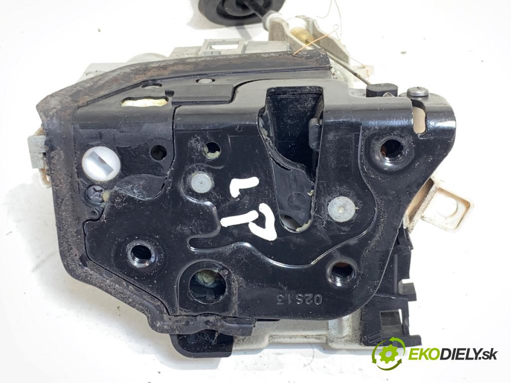 AUDI A6 C7 Kombi 2013 130 kW 2.0 TDI 1968 zámok Dvere ľavy predný 8J2837015C