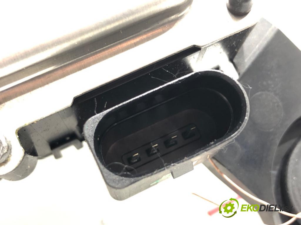 AUDI A6 C7 Kombi 2013 130 kW 2.0 TDI 1968 Motor stieračov zad 4G9955711A