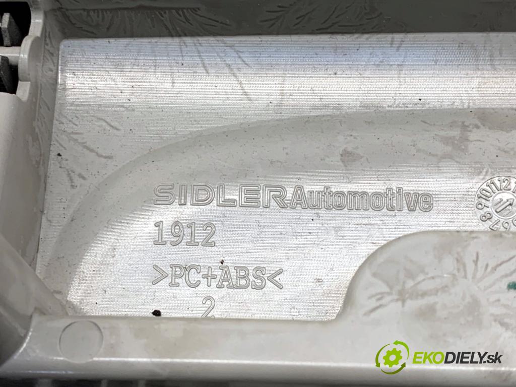 AUDI A6 C7 Kombi 2013 130 kW 2.0 TDI 1968 světlo stropní 4G0951177