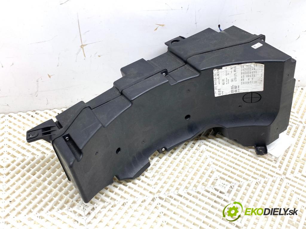 AUDI A6 C7 Kombi 2013 130 kW 2.0 TDI 1968 subwoofer 4G9035381A (Audio zariadenie)