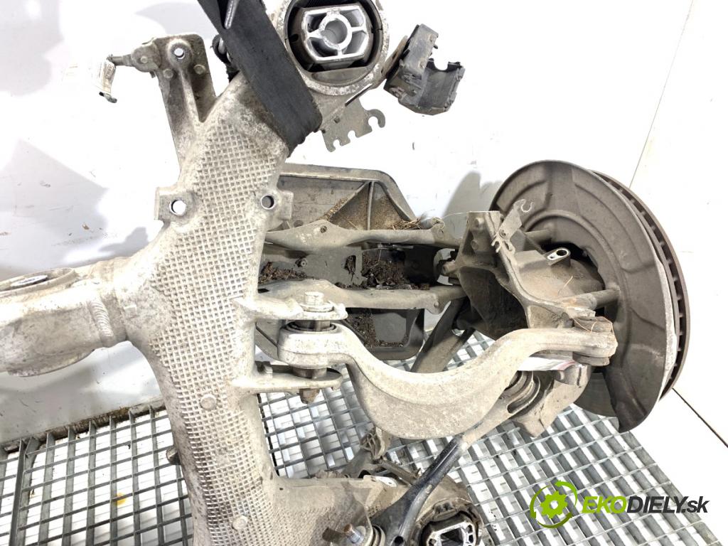 BMW G05 SUV 2020 294 kW xDrive M 50 d 2993 výztuha zadní část 6894149