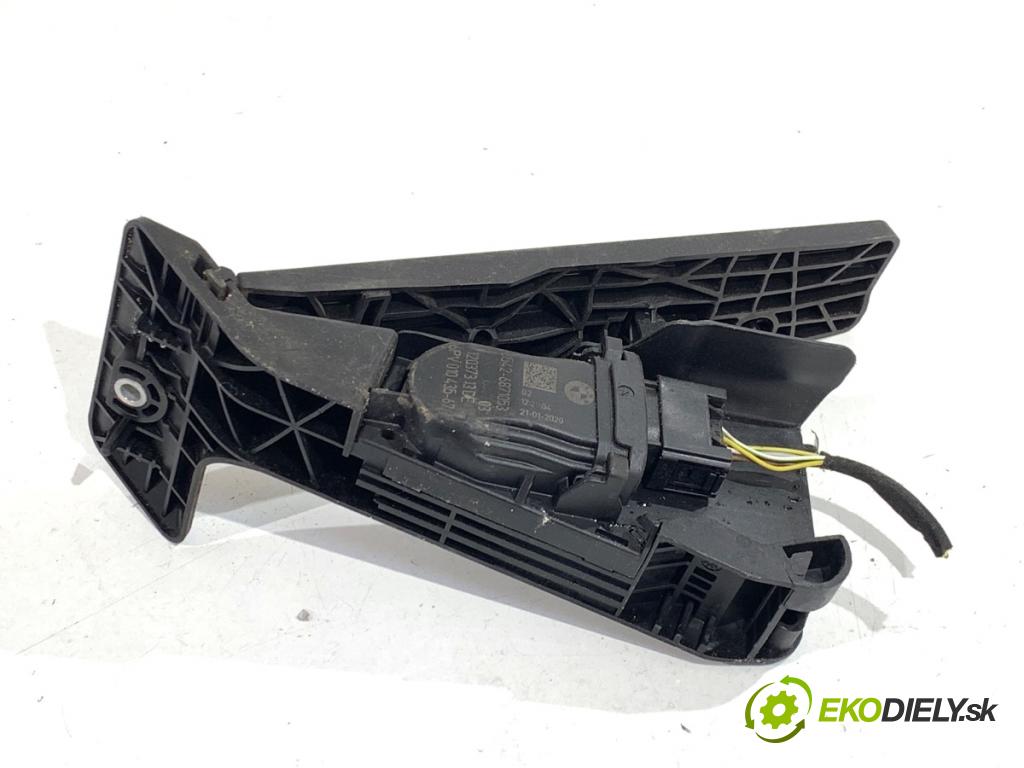 BMW G05 SUV 2020 294 kW xDrive M 50 d 2993 Potenciometer plynu 6871053 (Potenciometer plynového pedálu)