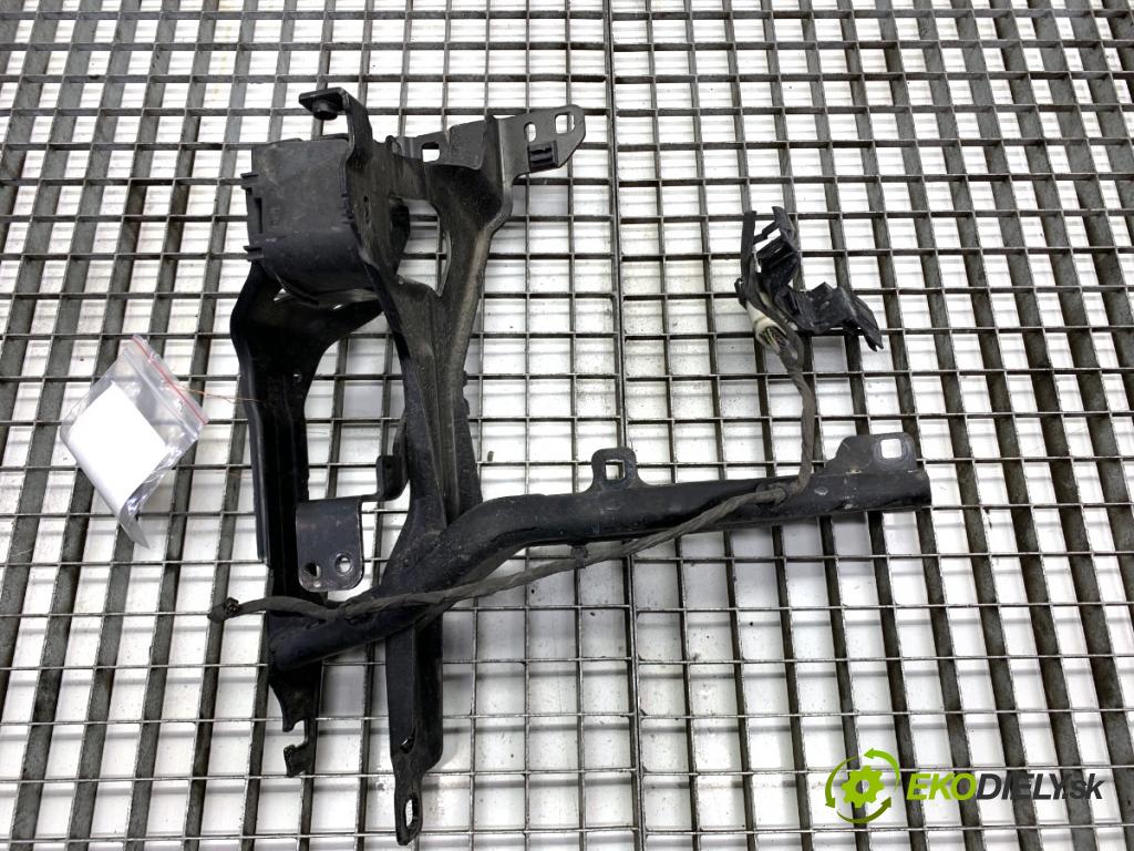 BMW G05 SUV 2020 294 kW xDrive M 50 d 2993 uchytenia svetla ľavy 7421709
