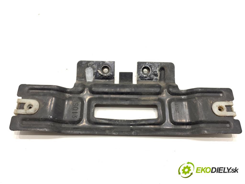 BMW G05 SUV 2020 294 kW xDrive M 50 d 2993 Držiak Uchytenie Clonítka Motor 8494257