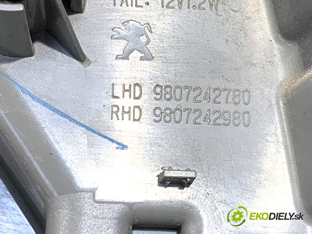 PEUGEOT 508 I sedan 2017 133 kW 2.0 BlueHDi 180 1997 Svetlo ľavy zad 9807242780A