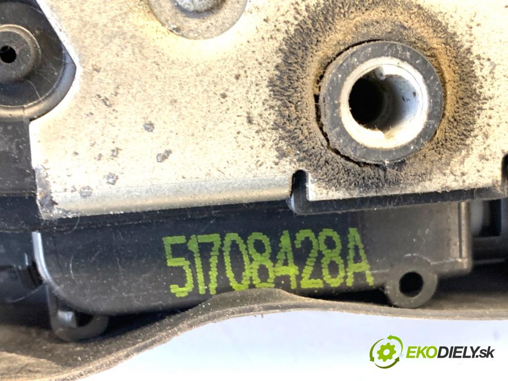 FIAT CROMA Kombi 2006 108 kW 2.2 16V 2198 zámok dveře pravý přední část 51708428A