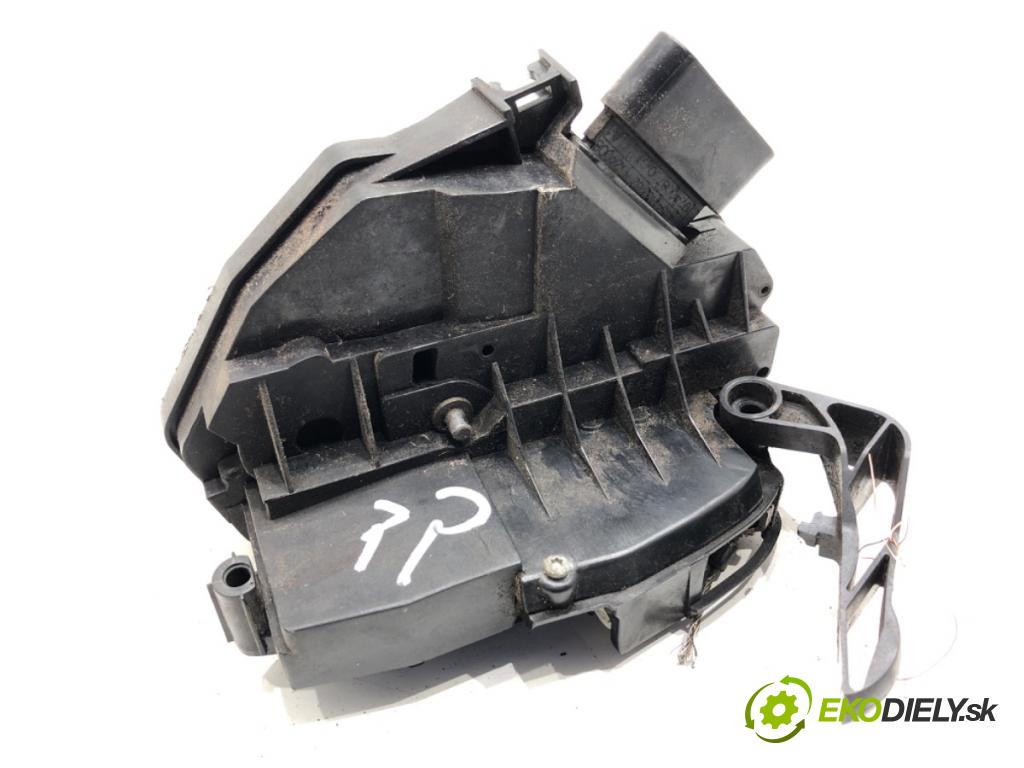 FORD FIESTA MK7 liftback 2009 60 kW 1.25 1242 zámok Dvere pravy predný 8A6A-A21812-BC