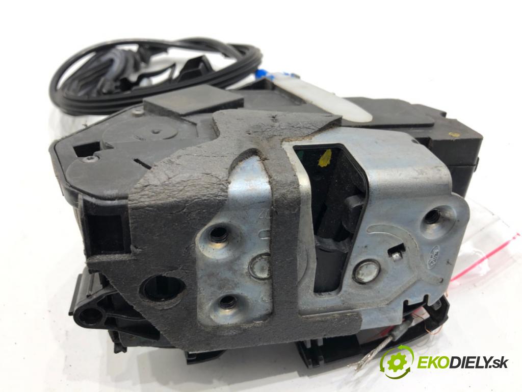 FORD FIESTA MK7 liftback 2009 60 kW 1.25 1242 zámok Dvere ľavy predný 