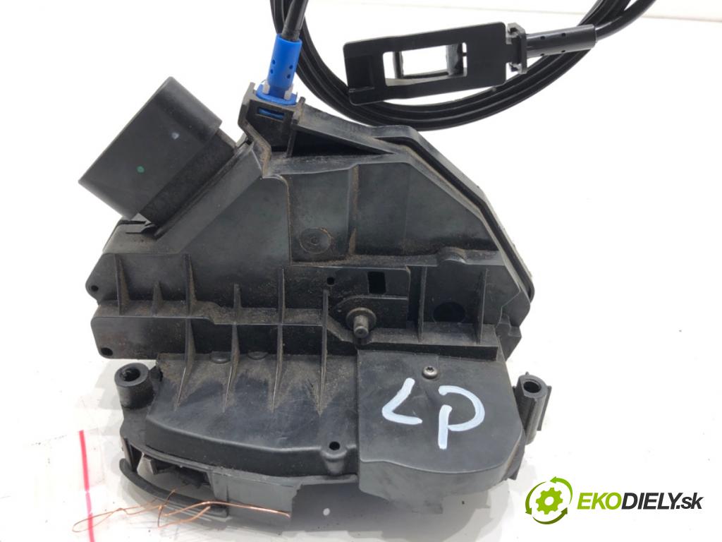 FORD FIESTA MK7 liftback 2009 60 kW 1.25 1242 zámok Dvere ľavy predný