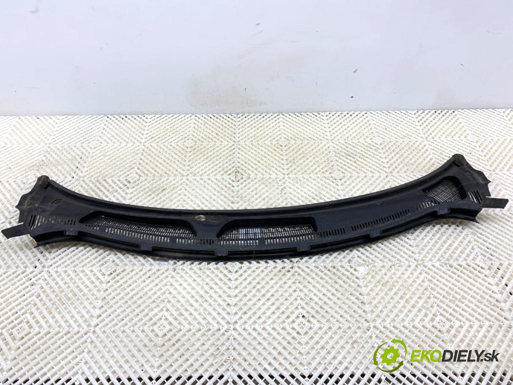 FORD FIESTA MK7 liftback 2009 60 kW 1.25 1242 torpédo plast pod čelní okno 8A61-A02216-AD (Plast pod čelním sklem)