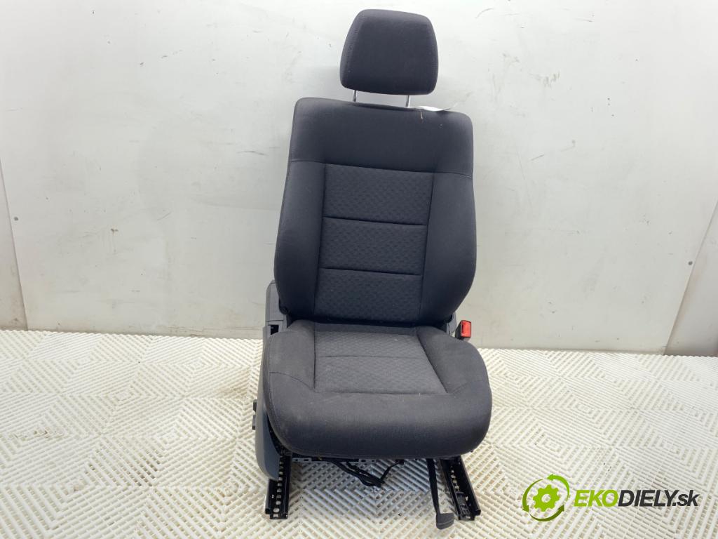 MERCEDES-BENZ W212 sedan 2010 170 kW E 350 CDI (212.025) 2987 Sedadlo pravy predný 