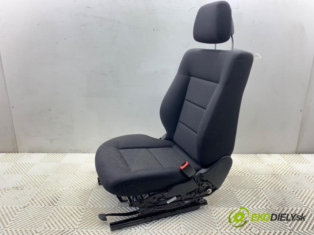 MERCEDES-BENZ W212 sedan 2010 170 kW E 350 CDI (212.025) 2987 sedadlo pravý přední část