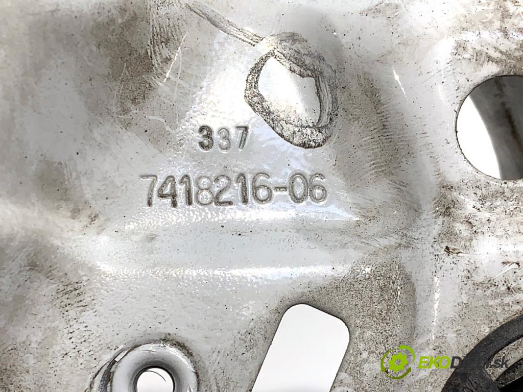 BMW G05 SUV 2020 294 kW xDrive M 50 d 2993 Uchytenie blatníka pravy predný 7418216