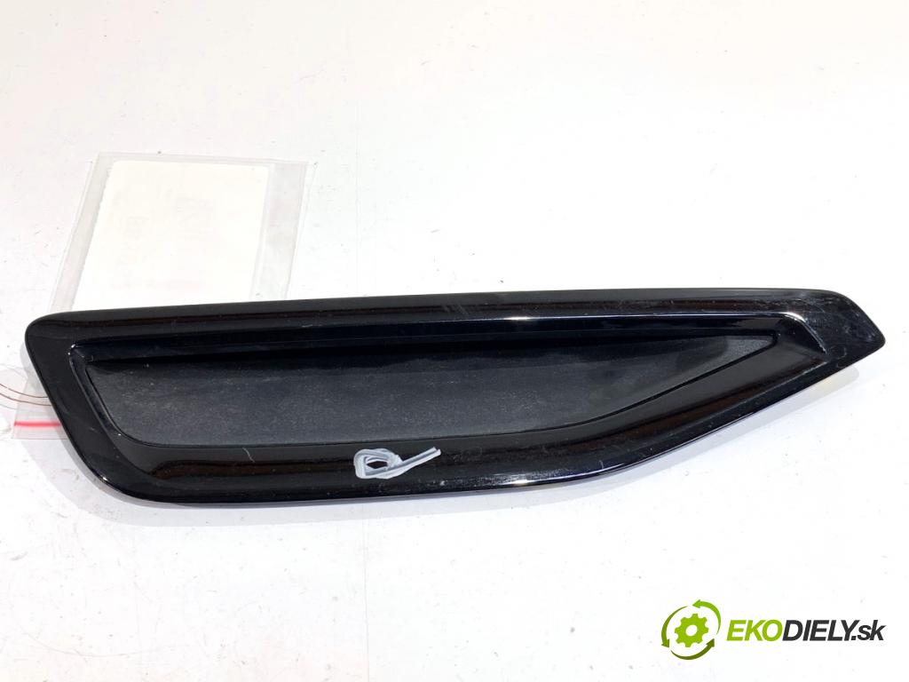 BMW G05 SUV 2020 294 kW xDrive M 50 d 2993 prívod vzduchu blatníka pravy 8092678