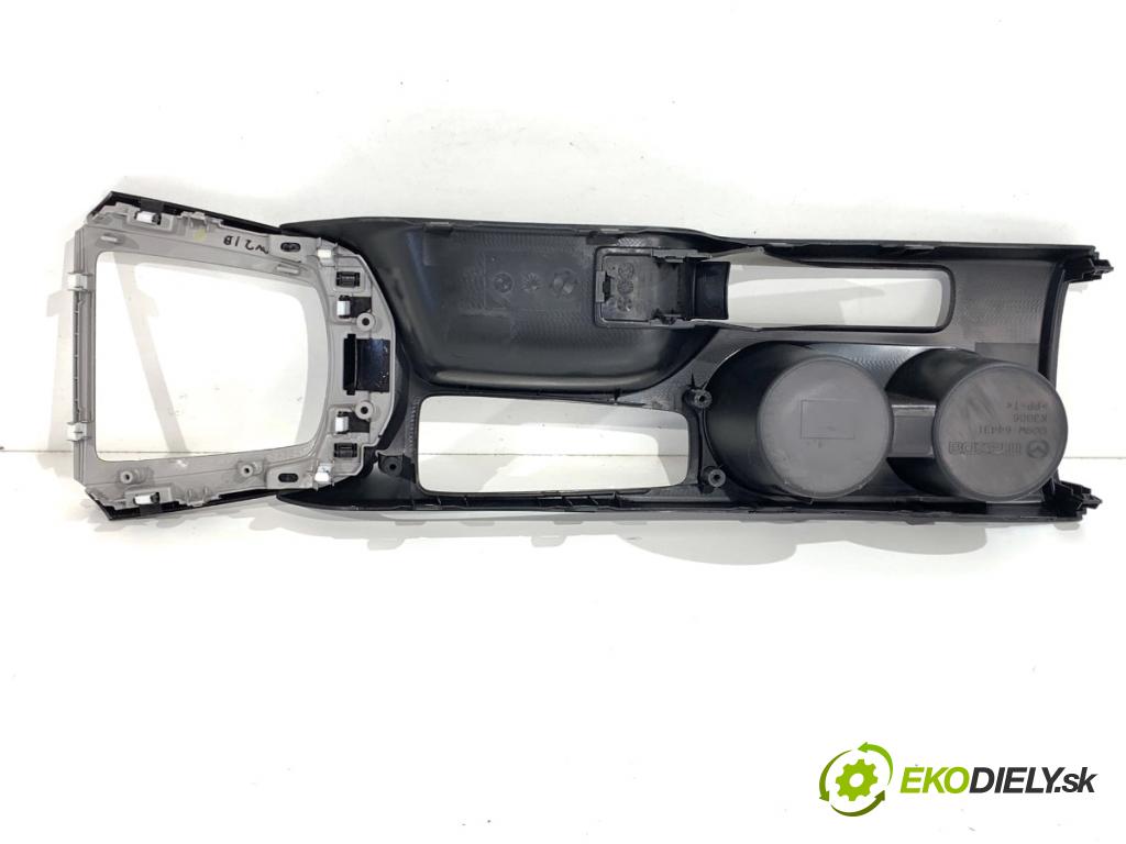 MAZDA CX-3 SUV 2017 88 kW 2.0 SKYACTIV-G (DK5W, DK6W) 1998 Držiak na nápoje D09W-64431 (Držiak (úchyt) na nápoje)