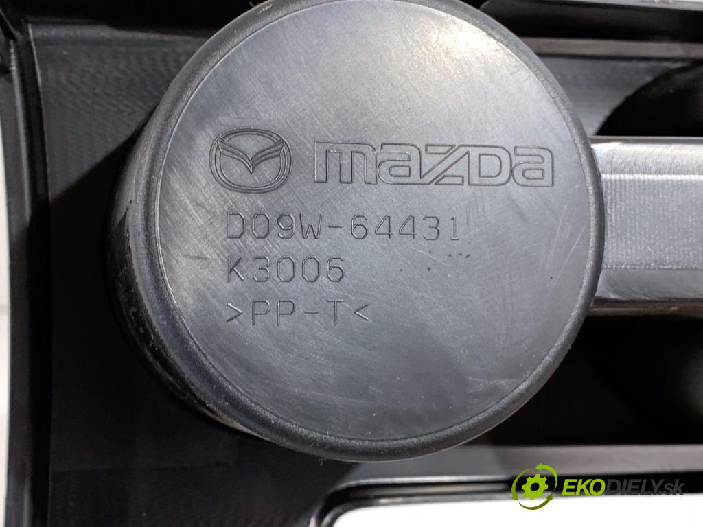 MAZDA CX-3 SUV 2017 88 kW 2.0 SKYACTIV-G (DK5W, DK6W) 1998 Držiak na nápoje D09W-64431 (Držiak (úchyt) na nápoje)