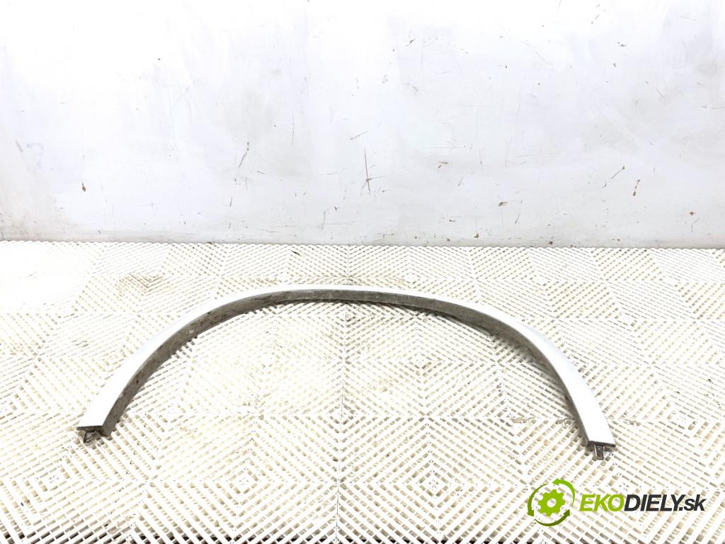 BMW G05 SUV 2020 294 kW xDrive M 50 d 2993 Lišta blatníka predný pravá 8069284