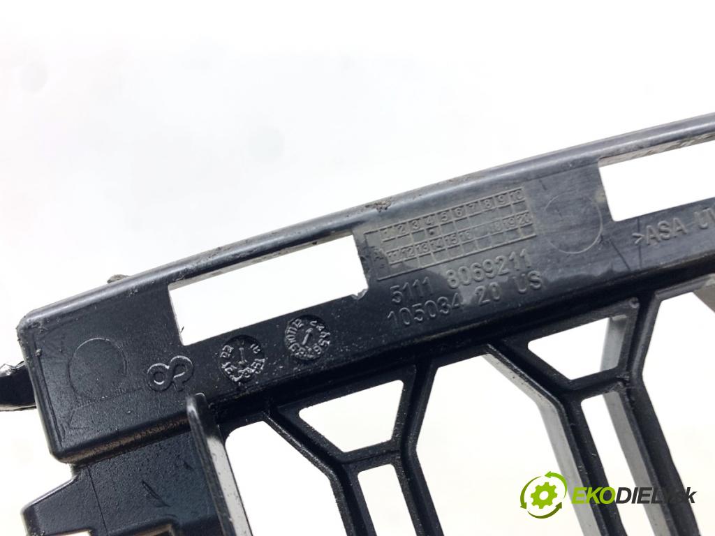 BMW G05 SUV 2020 294 kW xDrive M 50 d 2993 Mriežky nárazníka predný stredna M-Paket 8069211