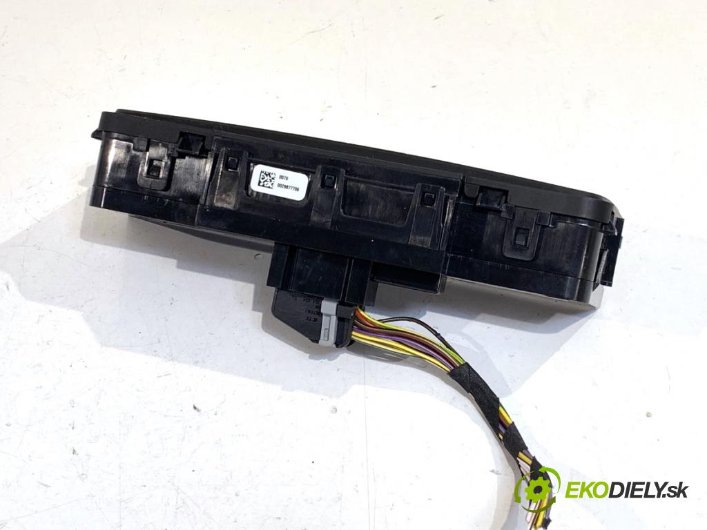 BMW G05 SUV 2020 294 kW xDrive M 50 d 2993 Panel ovládania kúrenia klimatizácie zad 9462514