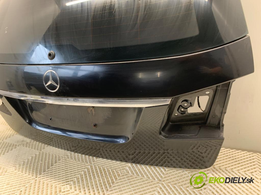 MERCEDES-BENZ W212 sedan 2010 170 kW E 350 CDI (212.025) 2987 kapota zadní část
