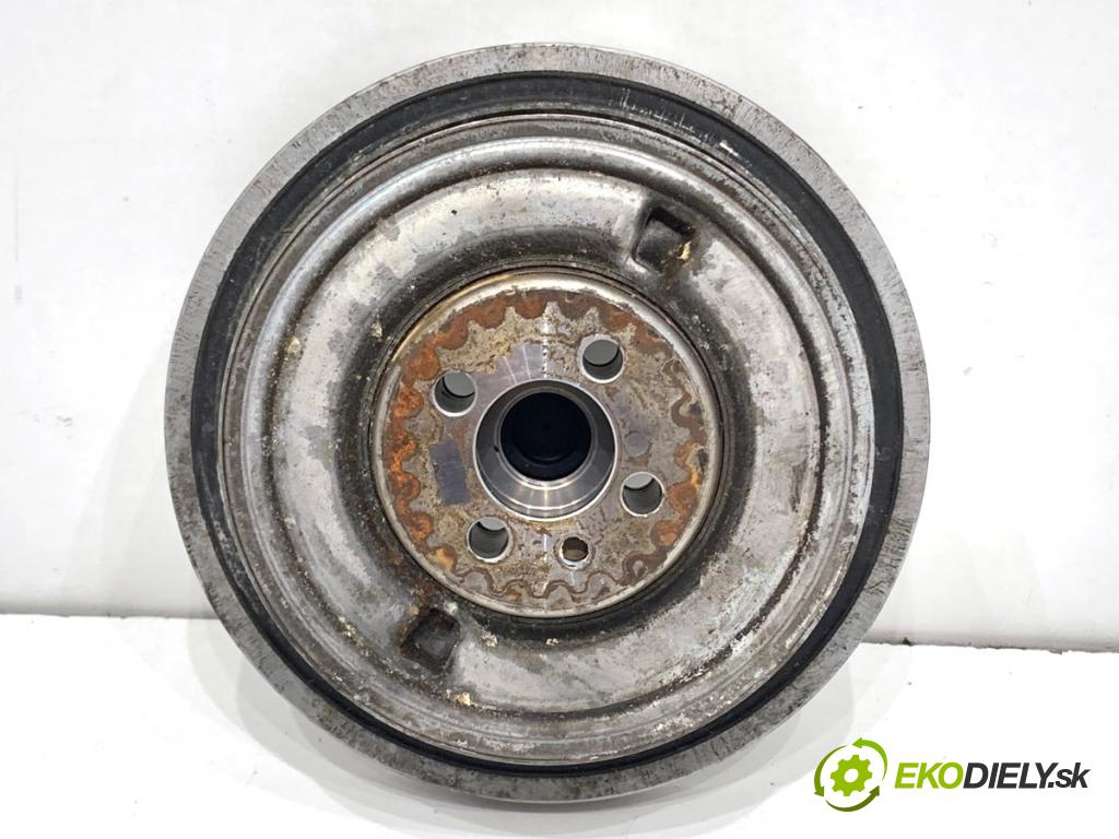 VW TRANSPORTER T6 Autobus 2024 110 kW 2.0 TDI 1968 koleso kolesová hriadeľa 04L105251 (Remenica)