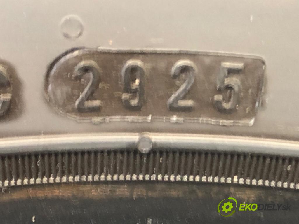 --- ---      PNEUMATIKY: VÍCENÁ SEZÓNA: 195/65 15"