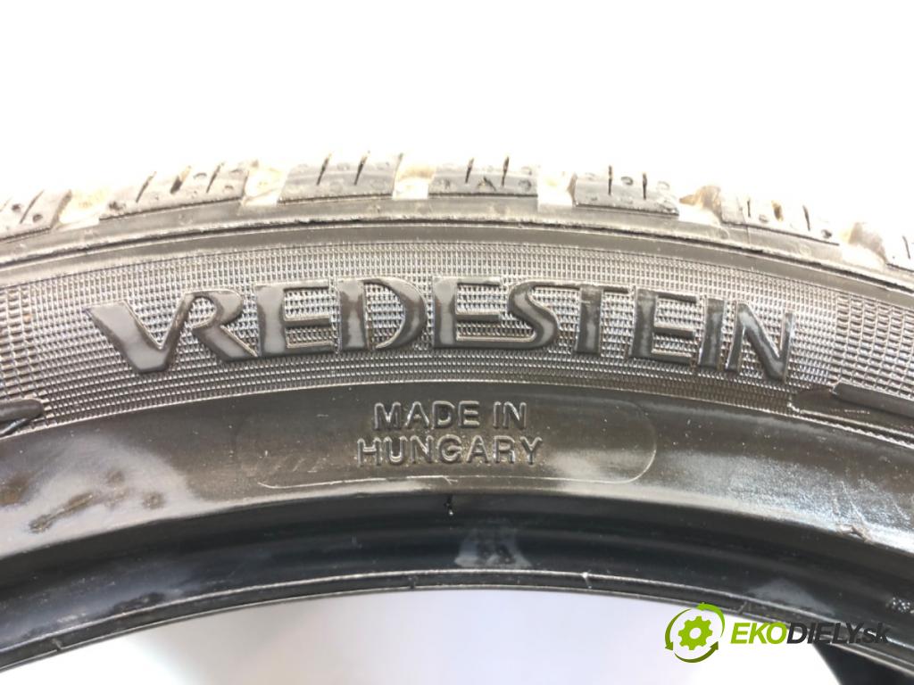 --- ---      PNEUMATIKA: zima 2X 245/40 19" VREDESTEIN: