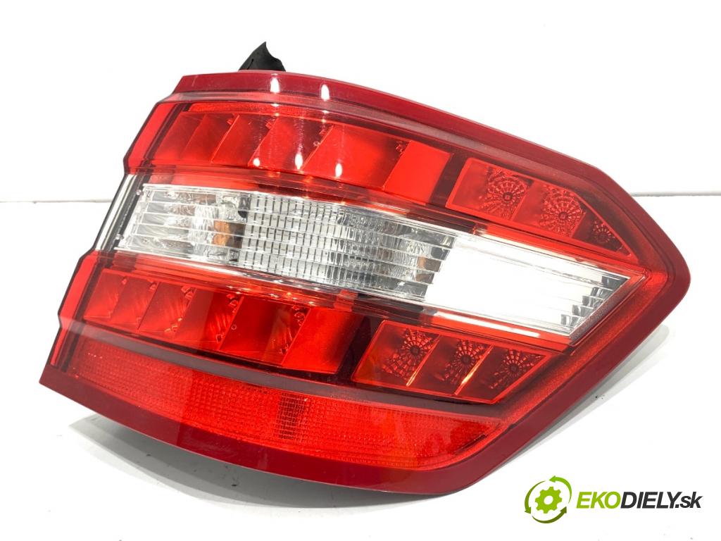 MERCEDES-BENZ W212 sedan 2010 170 kW E 350 CDI (212.025) 2987 Svetlo pravy zad 