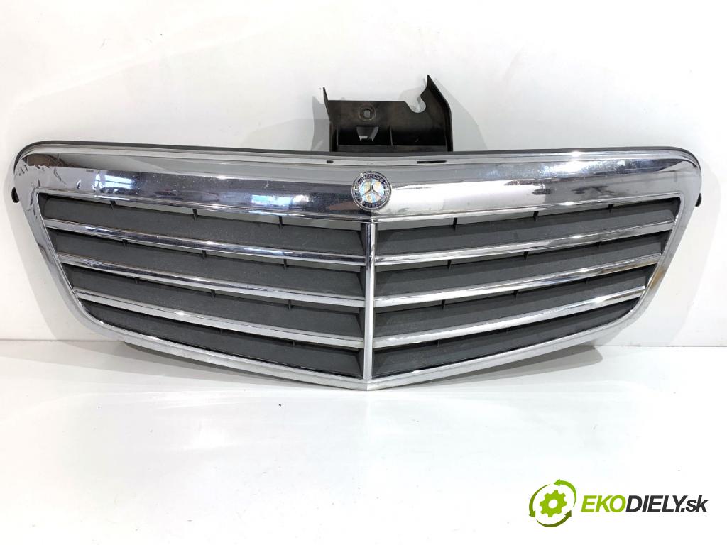 MERCEDES-BENZ W212 sedan 2010 170 kW E 350 CDI (212.025) 2987 mřížka maska A2128800183 (Přední mřížka (maska chladiče))