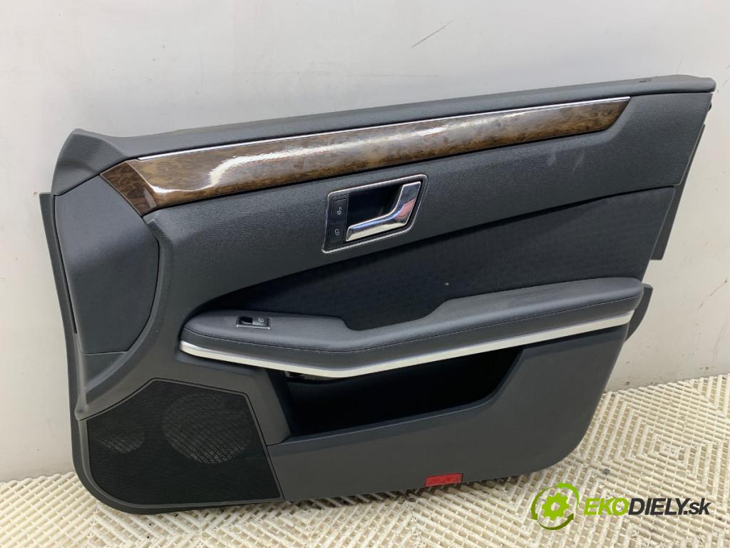 MERCEDES-BENZ W212 sedan 2010 170 kW E 350 CDI (212.025) 2987 ča dveře pravý přední část 