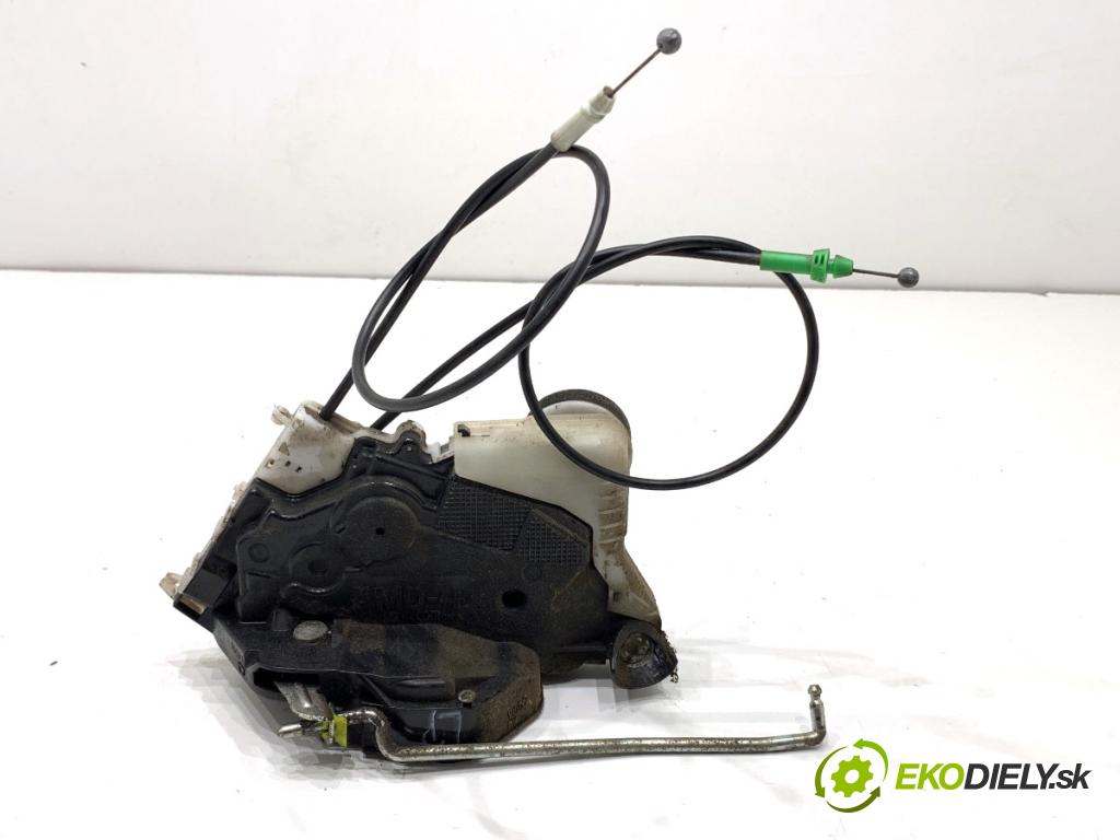 TOYOTA YARIS III liftback 2011 73 kW 1.3 (NSP130_) 1329 zámok Dvere ľavy predný 