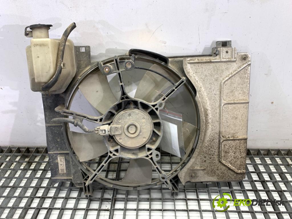 TOYOTA YARIS III liftback 2011 73 kW 1.3 (NSP130_) 1329 Ventilátor chladiča MF422750-6442 (Ventilátor)