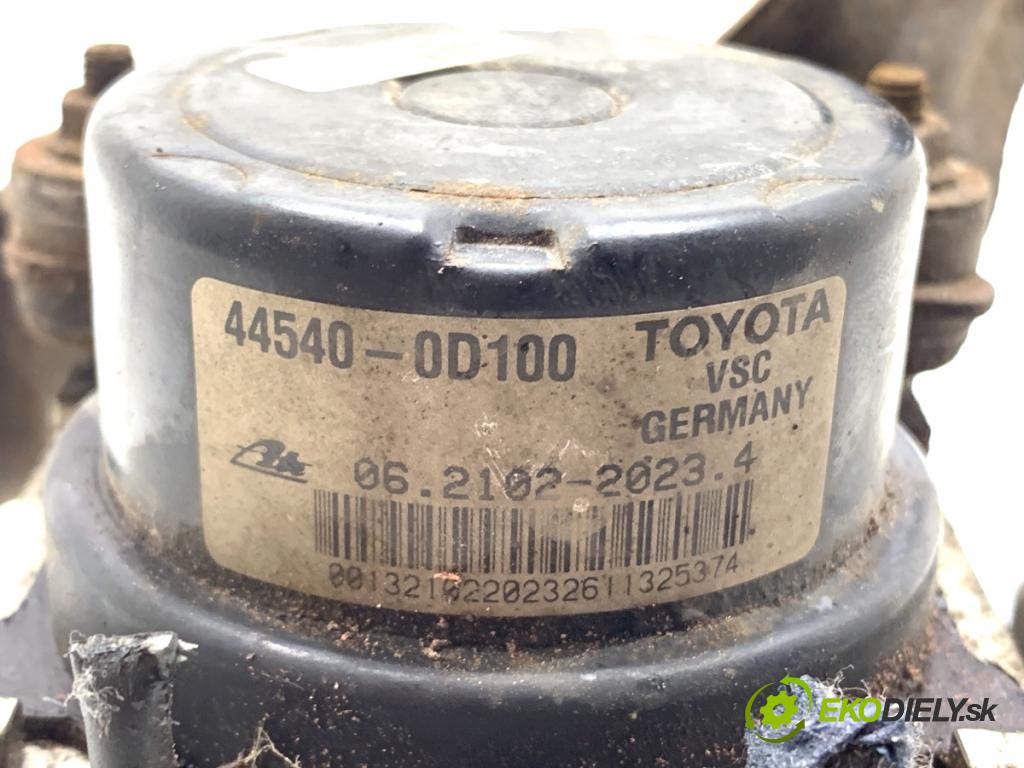 TOYOTA YARIS III liftback 2011 73 kW 1.3 (NSP130_) 1329 pumpa ABS 44540-0D100 (Pumpa ABS)