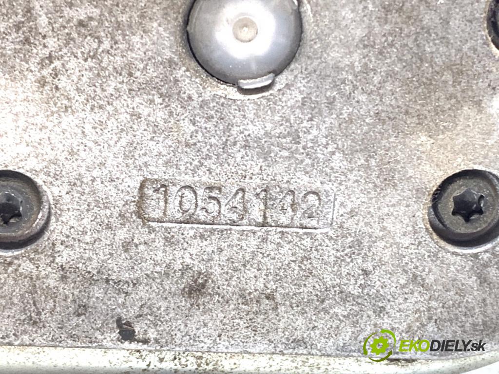 TOYOTA YARIS III liftback 2011 73 kW 1.3 (NSP130_) 1329 držák bezpečnost levý přední část 73220-0D310